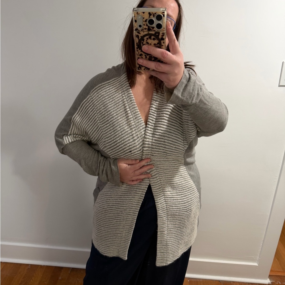 Anthropologie Dolan Gray and Cream dolman sleeve Cardigan in L - Picture 1 of 7